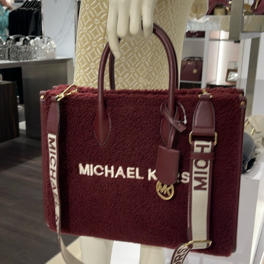 Michael Kors Medium SHEARLING MIRELLA Tote
Shoulder Bag Sherpa 
Oxblood 
NWT - Picture 15 of 16